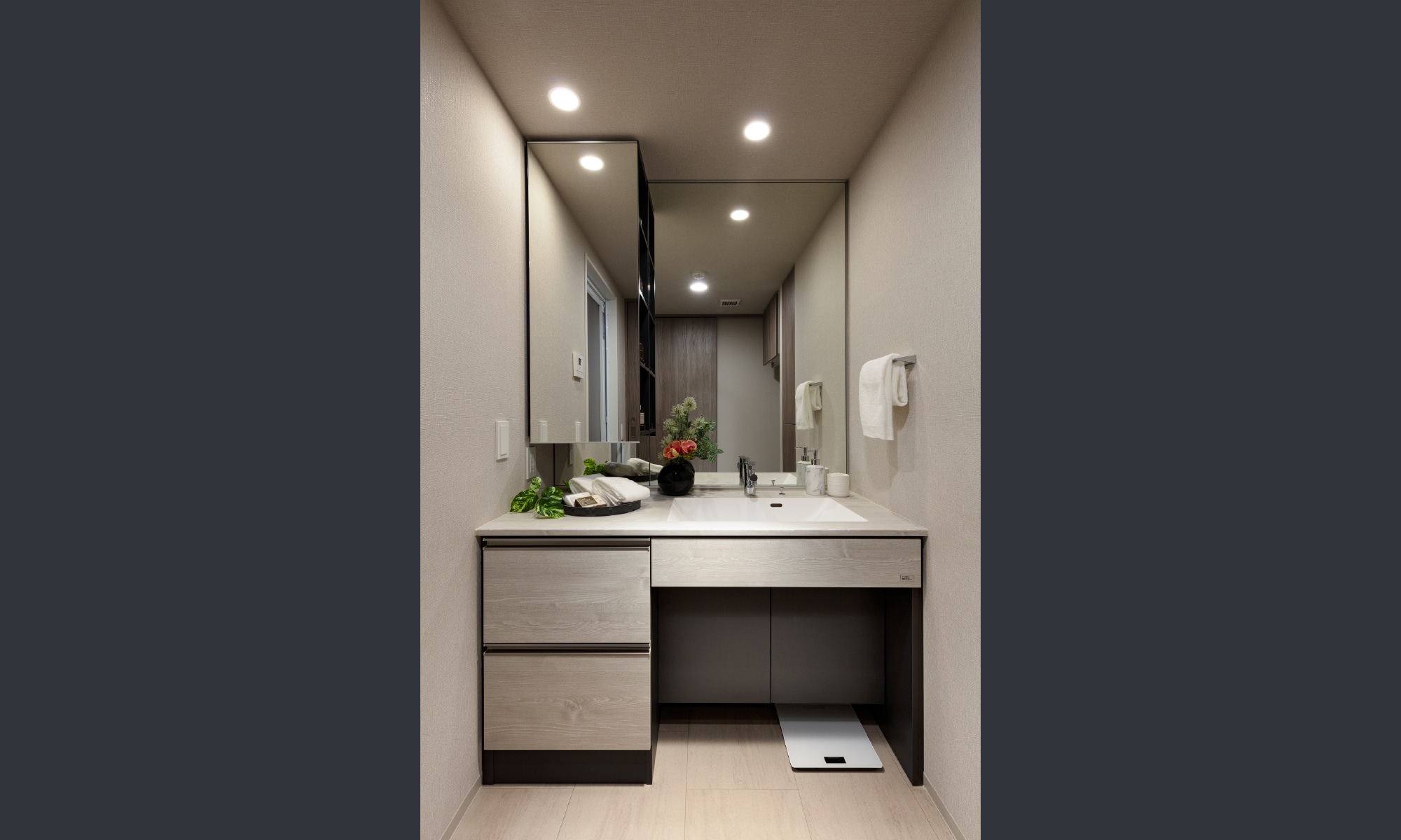 POWDER ROOM