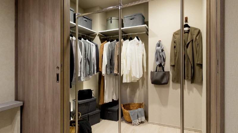 FIT IN CLOSET