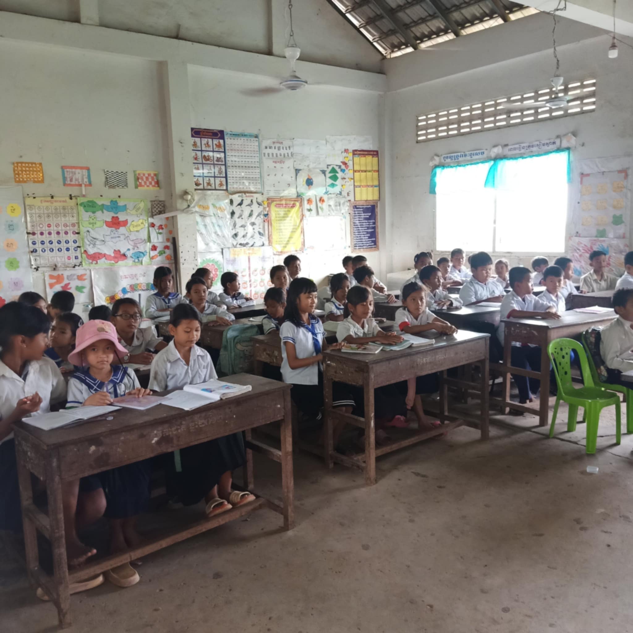 オートム小学校生徒写真